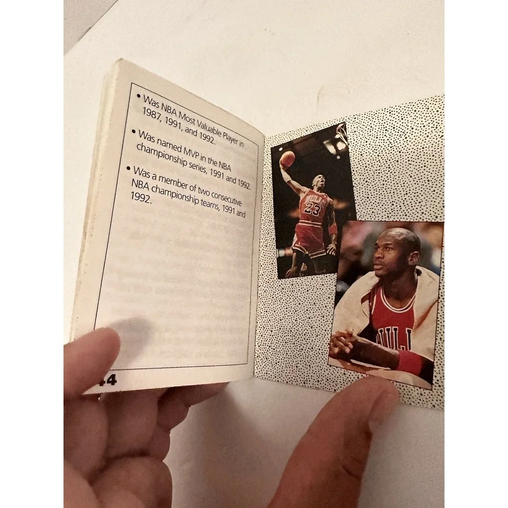 Michael Jordan Sports Shots Ser.: (1992,‎ MINI book/ booklet vintage 90s